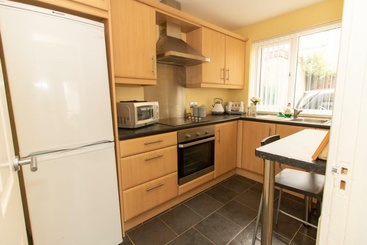 Ponderosea Cottage Free Gated Parking M1 & City Location, Wood Stove Лисбърн Екстериор снимка